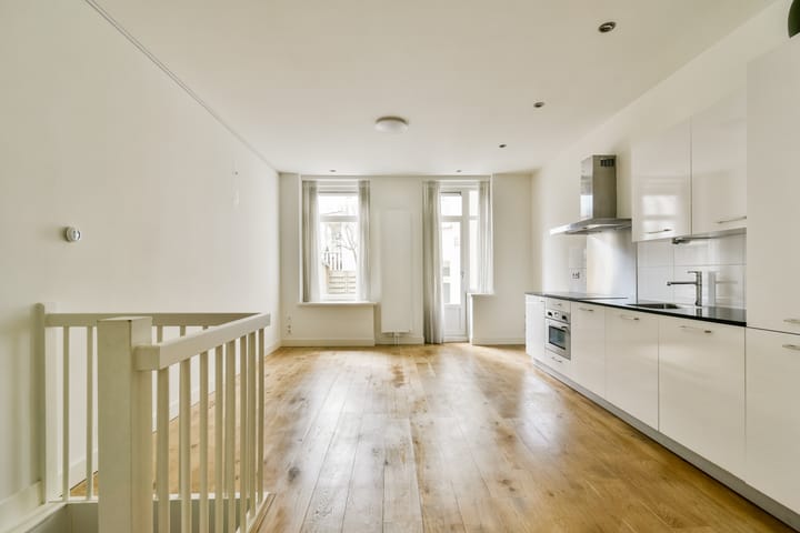 Photo 3 of Pieter Baststraat 2-AH