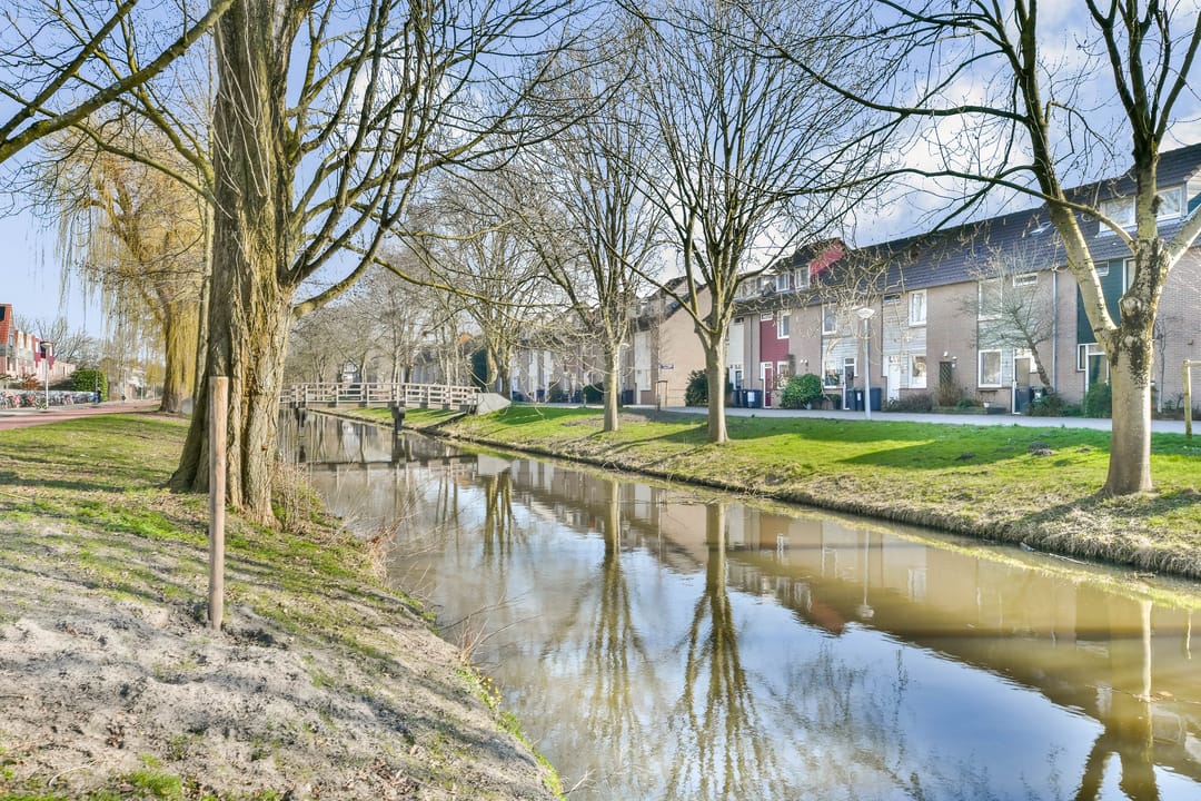Spacious Turn-key Family Home with Sunny Garden in Amsterdam Gein — 32