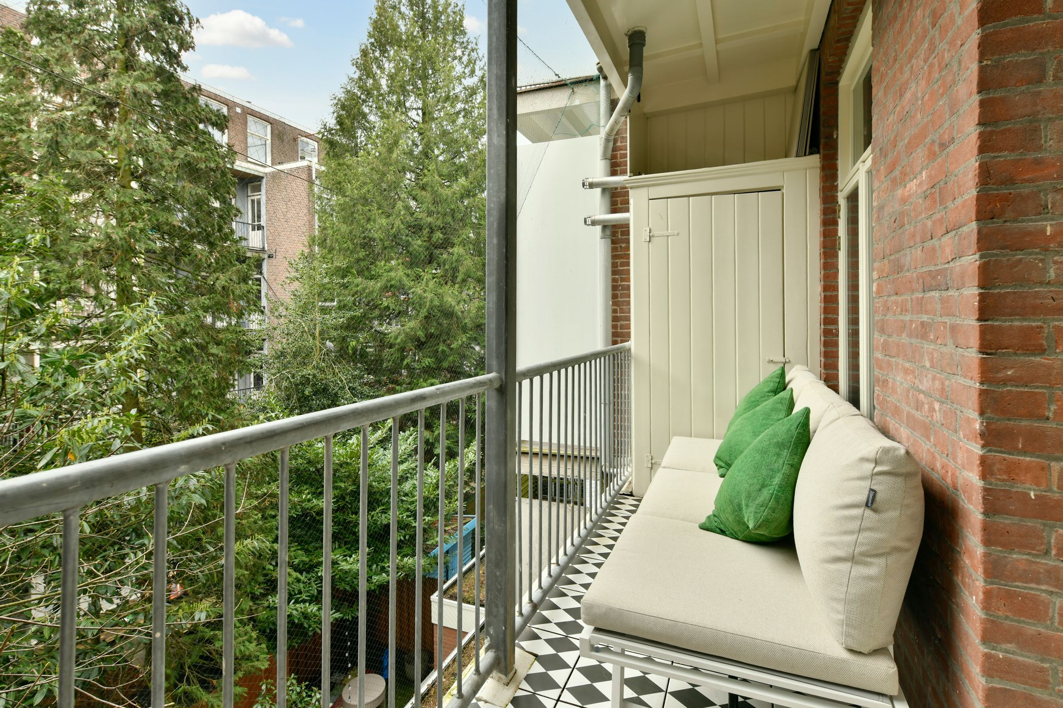 Lovely Renovated Double Floor Apartment with Two Bedrooms and South Facing Balconies in De Pijp — 12