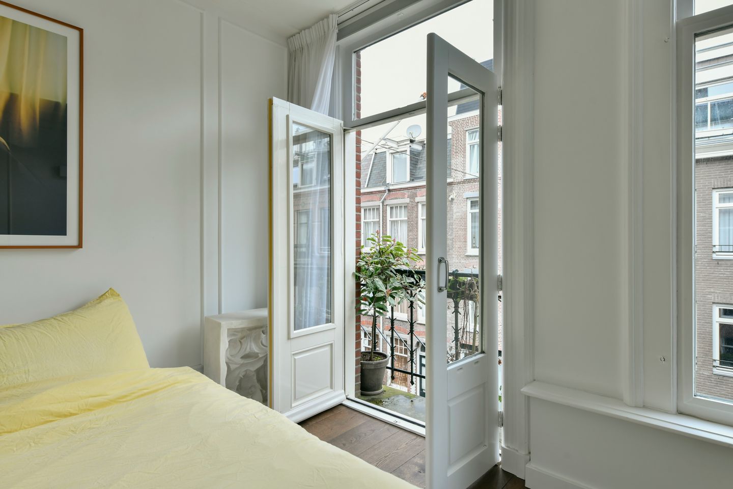 Lovely Renovated Double Floor Apartment with Two Bedrooms and South Facing Balconies in De Pijp — 14