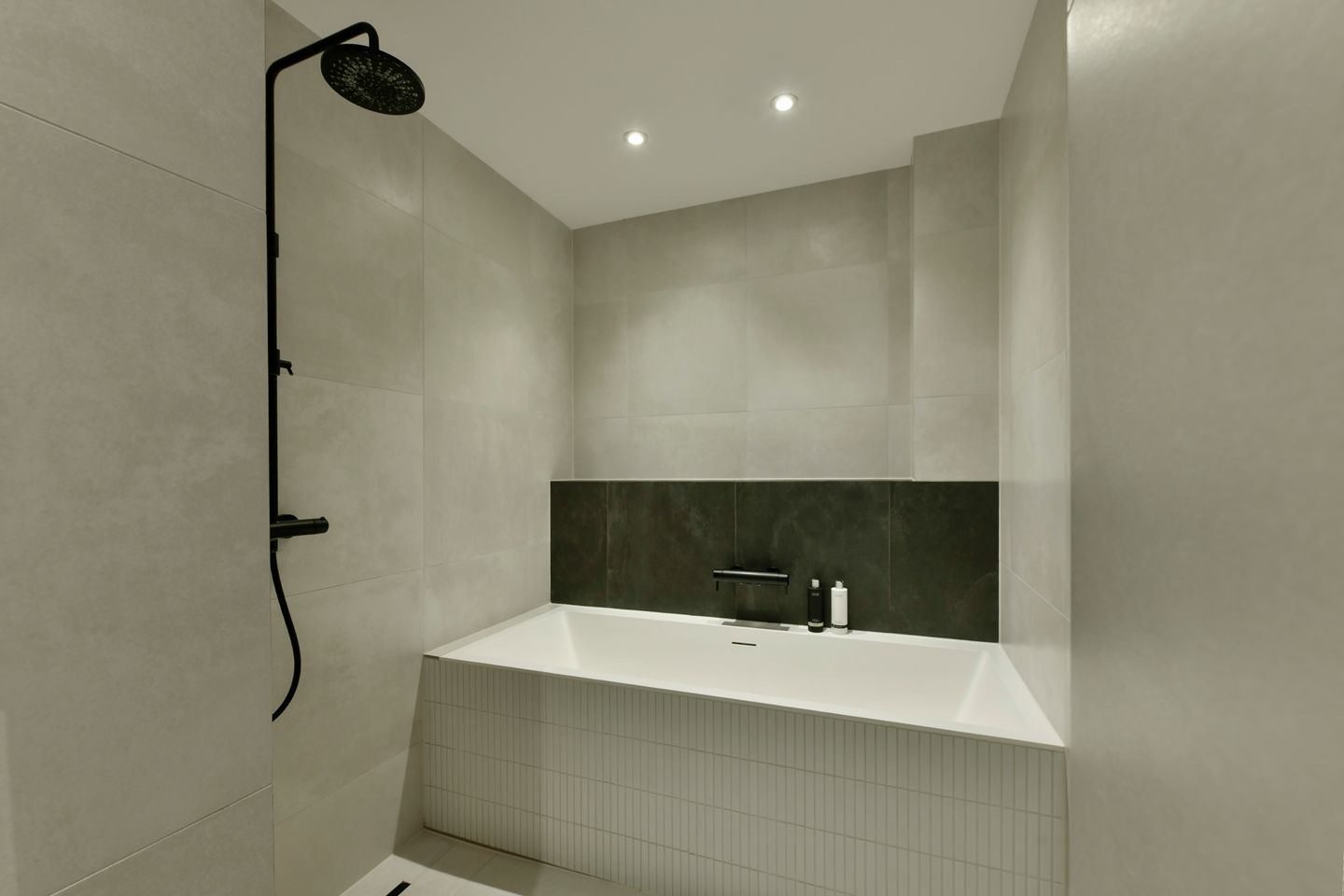 Lovely Renovated Double Floor Apartment with Two Bedrooms and South Facing Balconies in De Pijp — 20