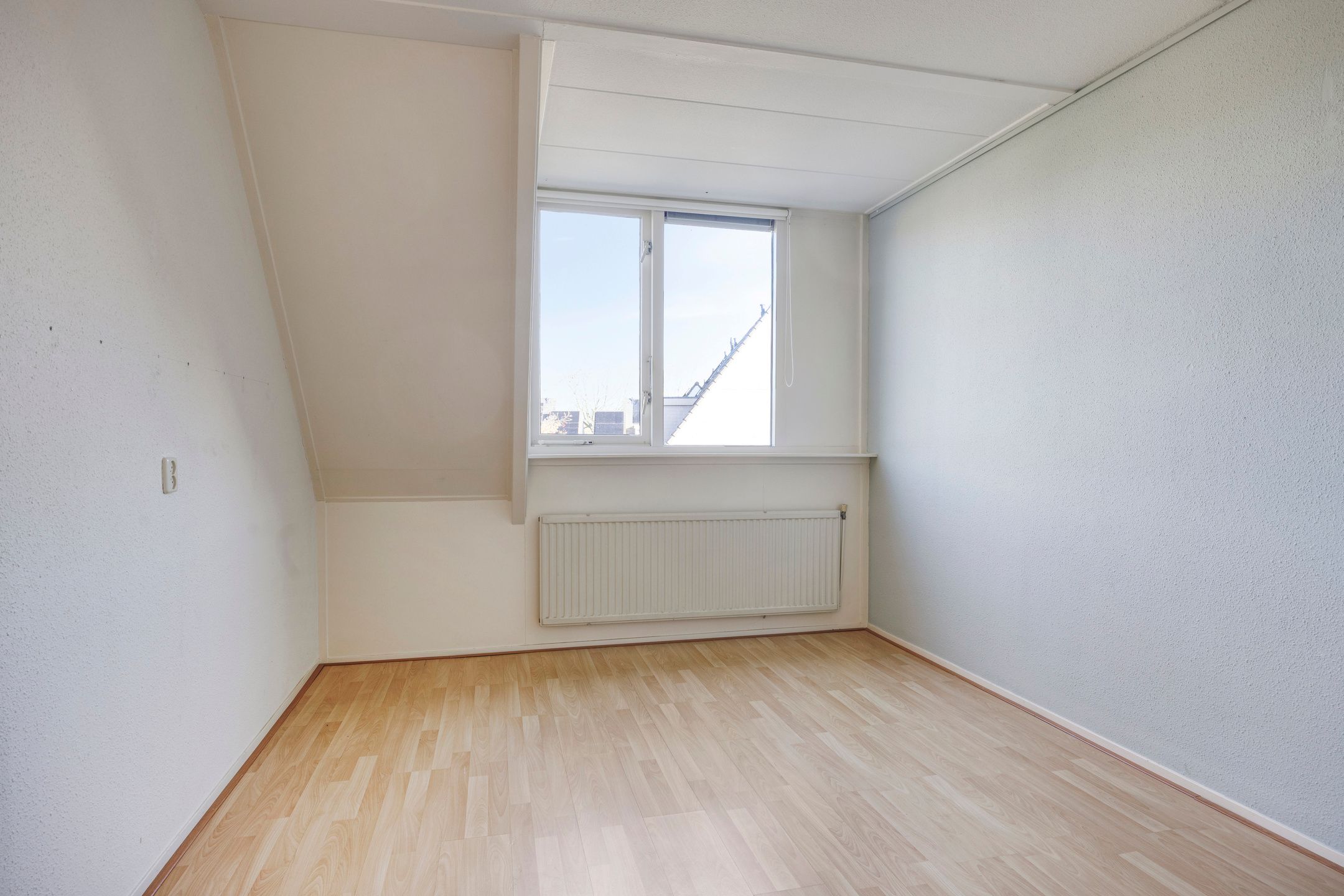 Semi-Detached Home with 4 Bedrooms and Water View — 15