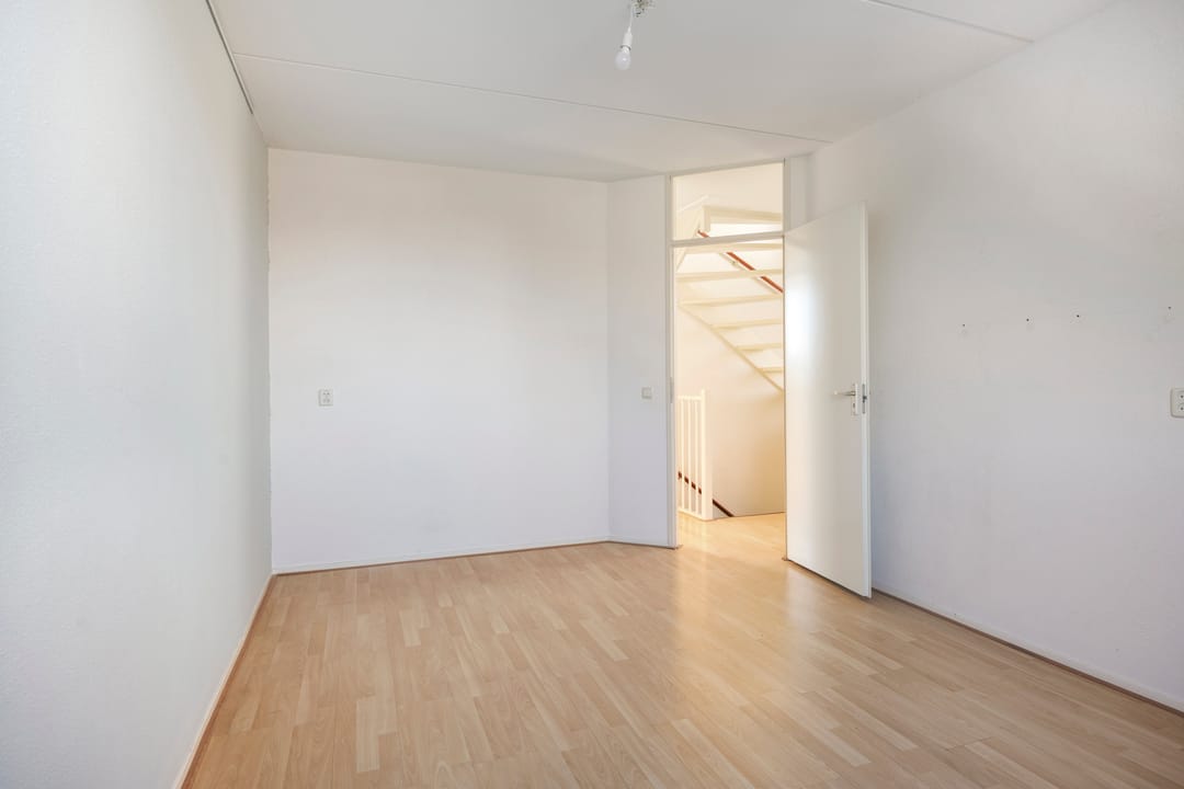Semi-Detached Home with 4 Bedrooms and Water View — 16