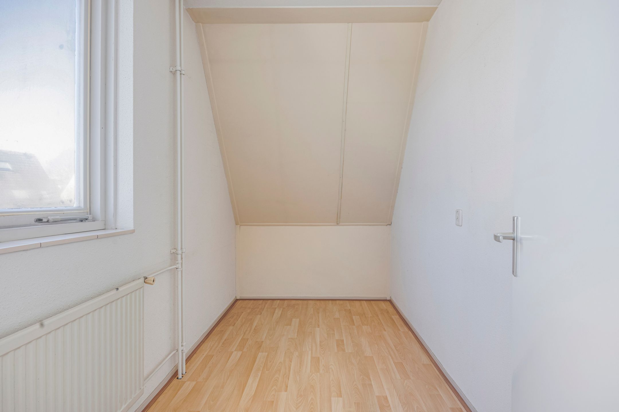Semi-Detached Home with 4 Bedrooms and Water View — 21