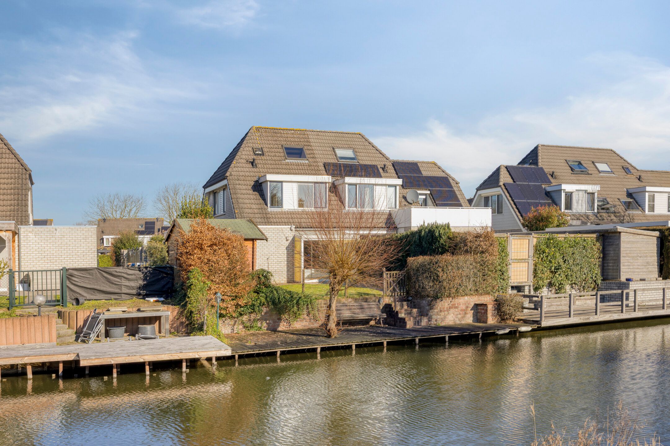 Semi-Detached Home with 4 Bedrooms and Water View — 30