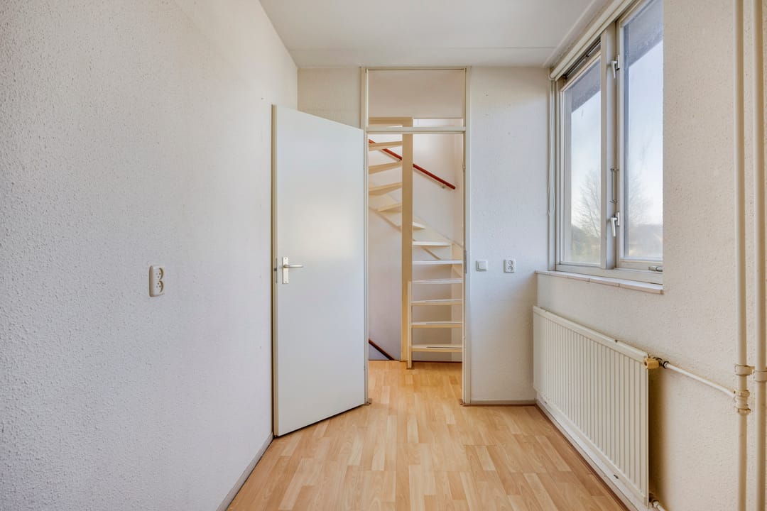 Semi-Detached Home with 4 Bedrooms and Water View — 22