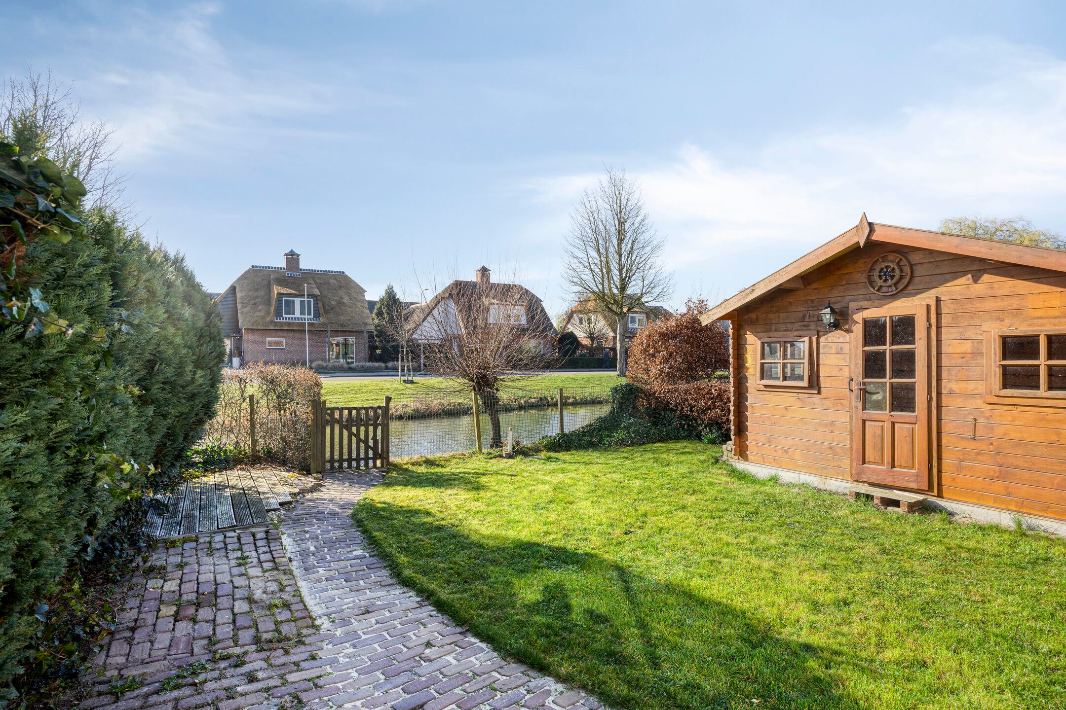 Semi-Detached Home with 4 Bedrooms and Water View — 27