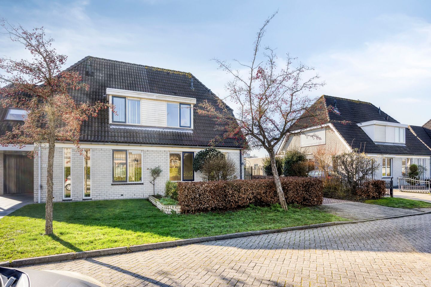 Semi-Detached Home with 4 Bedrooms and Water View — 35