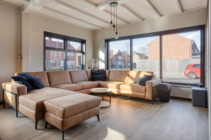 Foto 2 van Burg. Geirnaerdtstraat 31