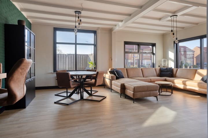 Foto 5 van Burg. Geirnaerdtstraat 31