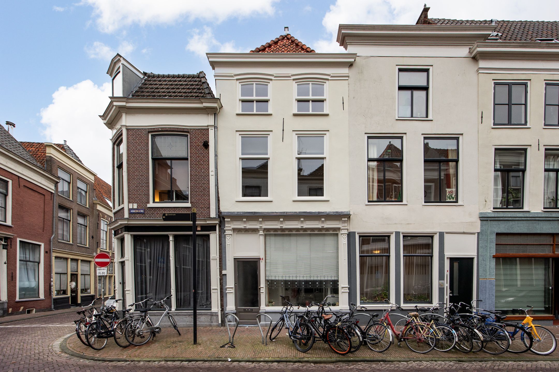 Hogewoerd 100, Leiden