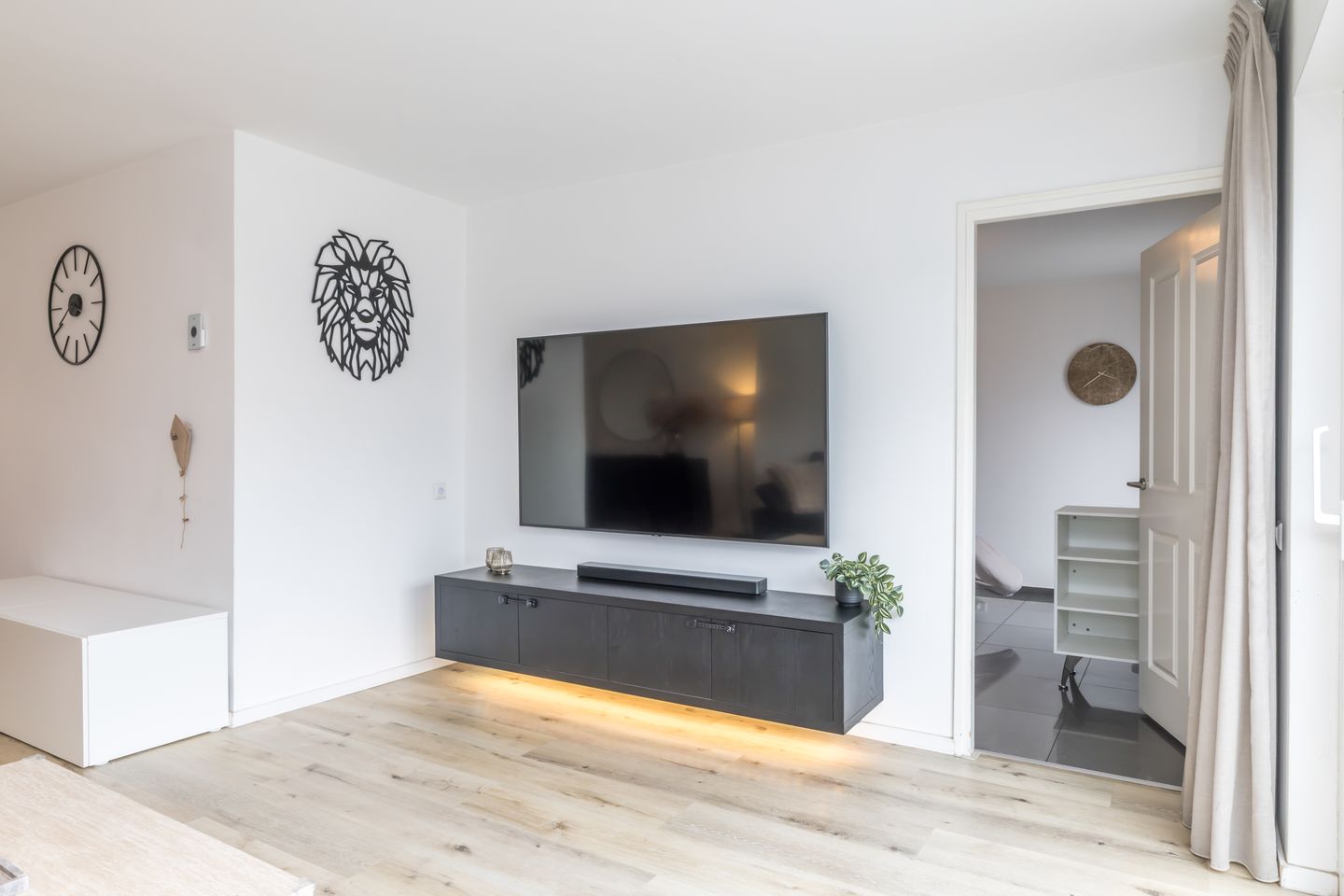 Renovated Semi-Detached Family Home with Home Office Potential and Garage in Brunssum-Noord — 13