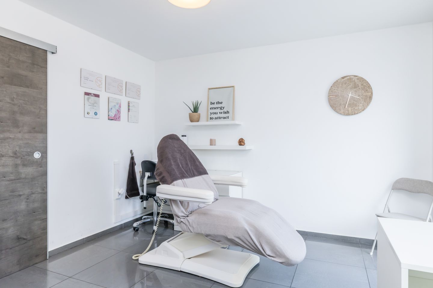 Renovated Semi-Detached Family Home with Home Office Potential and Garage in Brunssum-Noord — 19