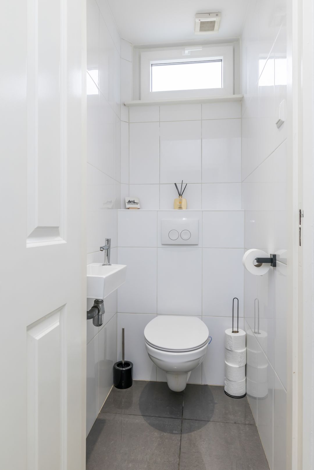 Renovated Semi-Detached Family Home with Home Office Potential and Garage in Brunssum-Noord — 21