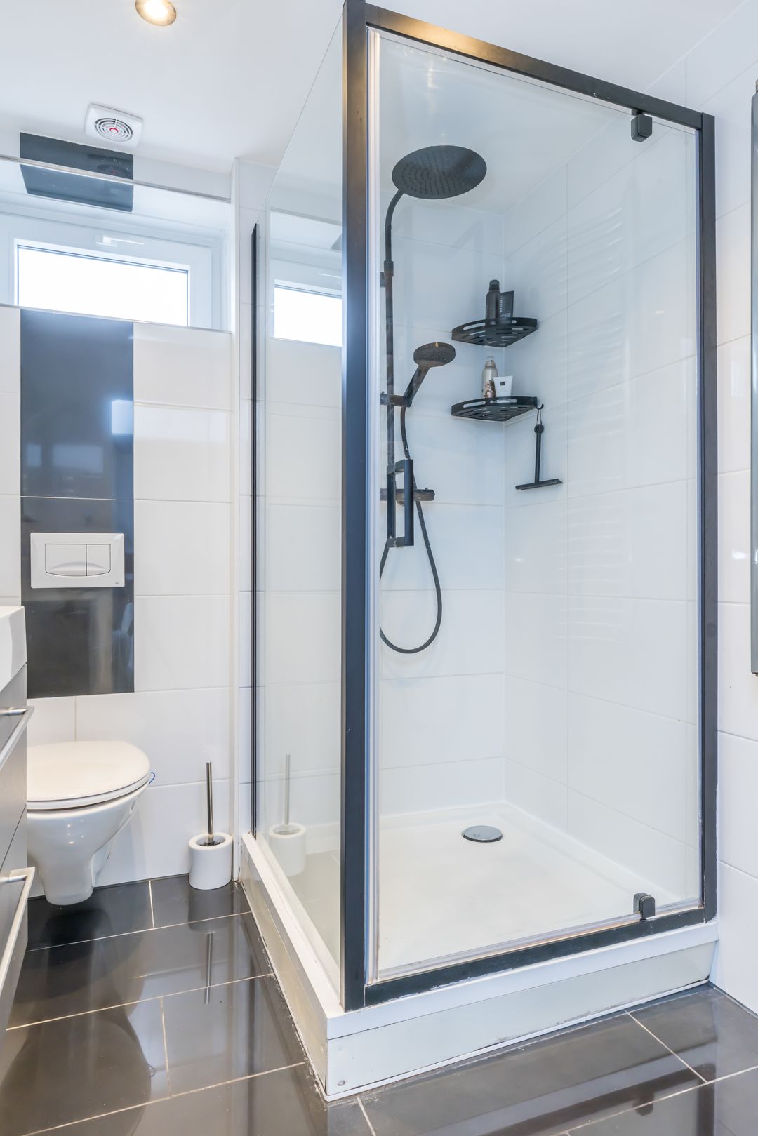 Renovated Semi-Detached Family Home with Home Office Potential and Garage in Brunssum-Noord — 24