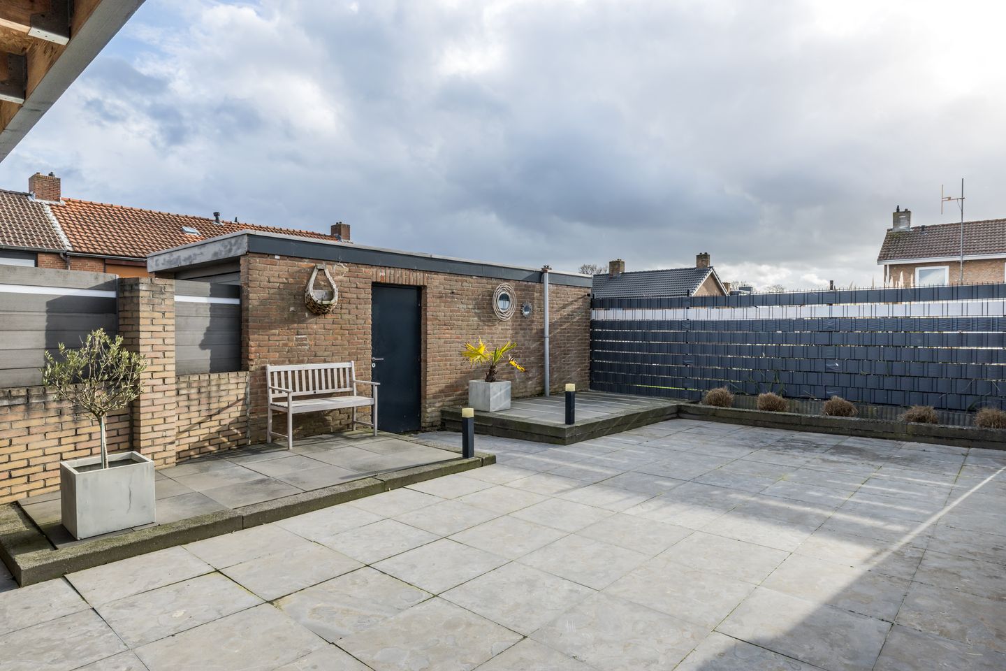 Renovated Semi-Detached Family Home with Home Office Potential and Garage in Brunssum-Noord — 31