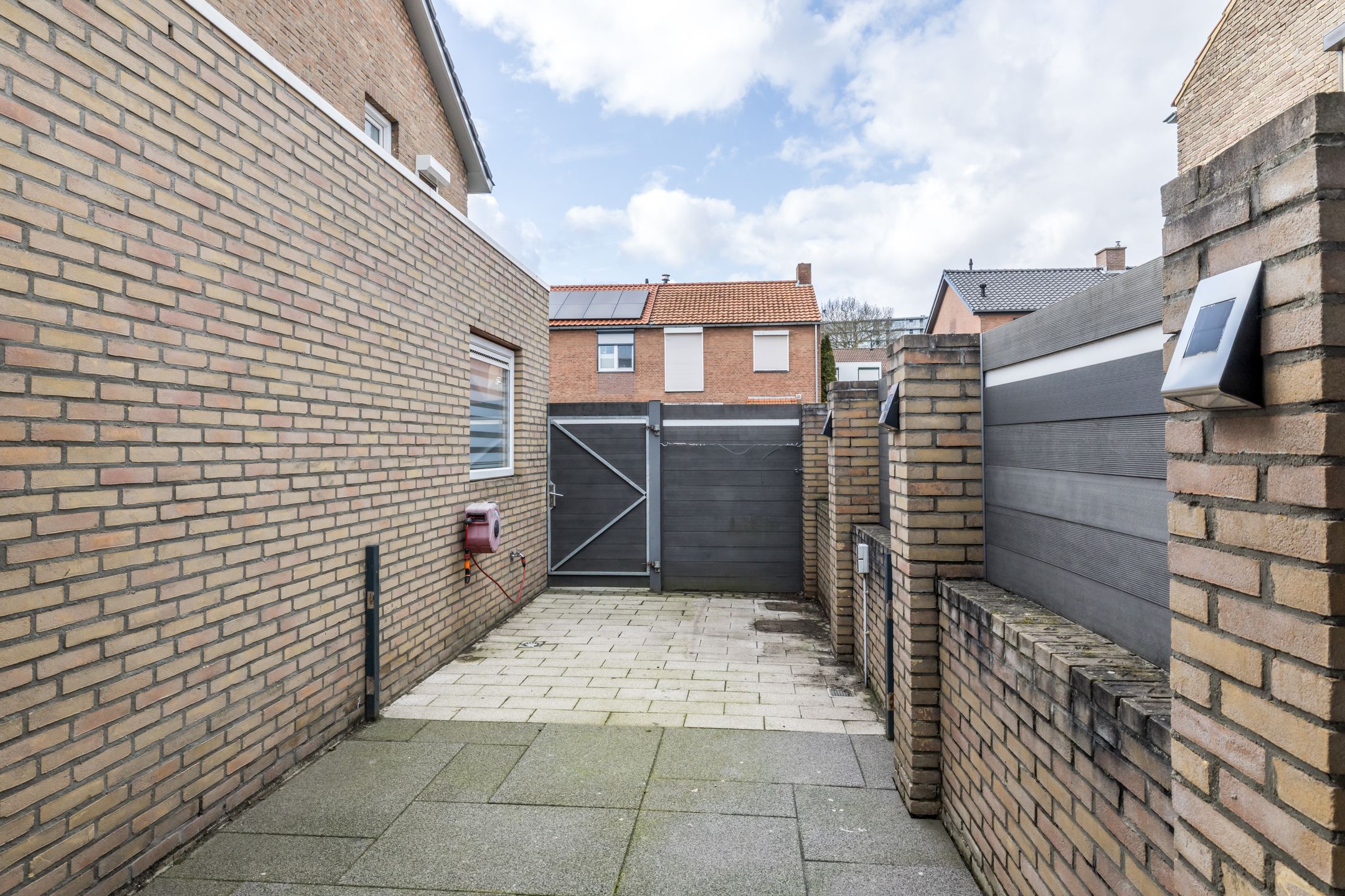 Renovated Semi-Detached Family Home with Home Office Potential and Garage in Brunssum-Noord — 35