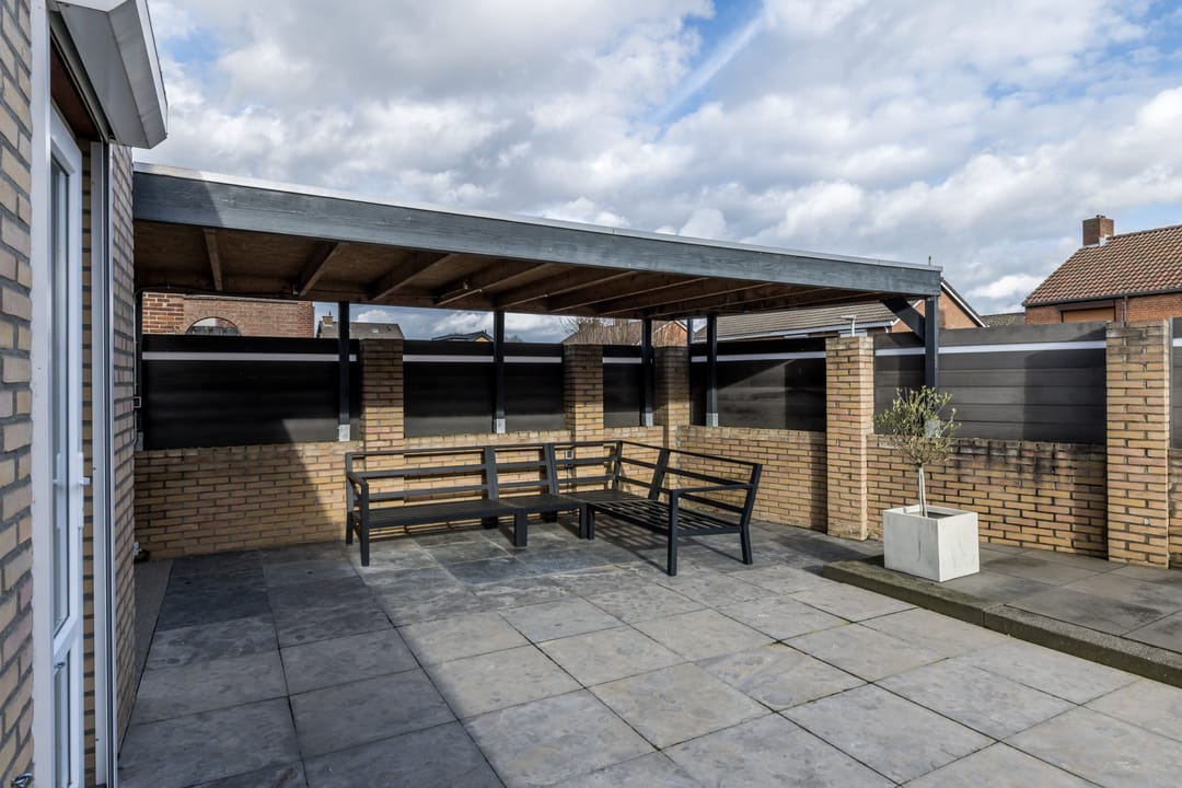 Renovated Semi-Detached Family Home with Home Office Potential and Garage in Brunssum-Noord — 33