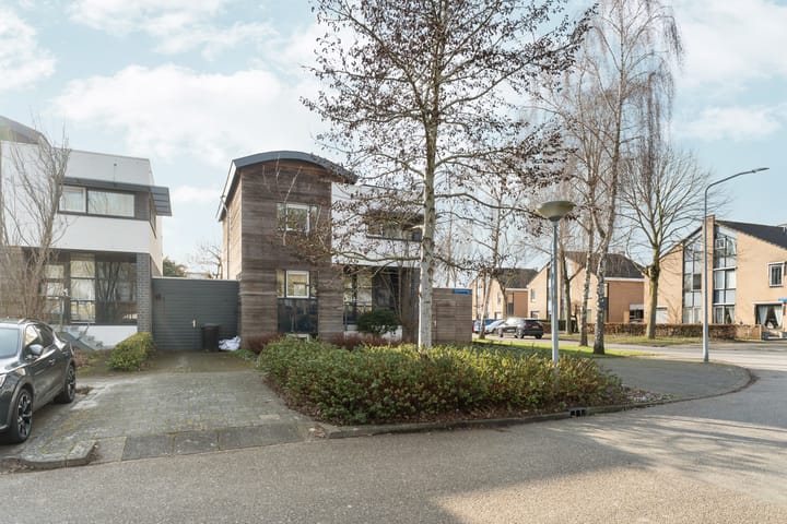 Photo 4 of Honingbijstraat 2