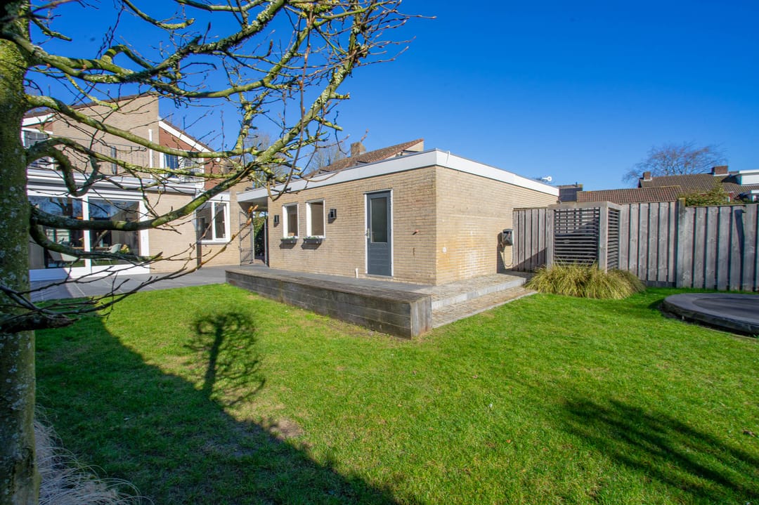 Spacious Move-in Ready Semi-detached House with Garage in Bakel — 55