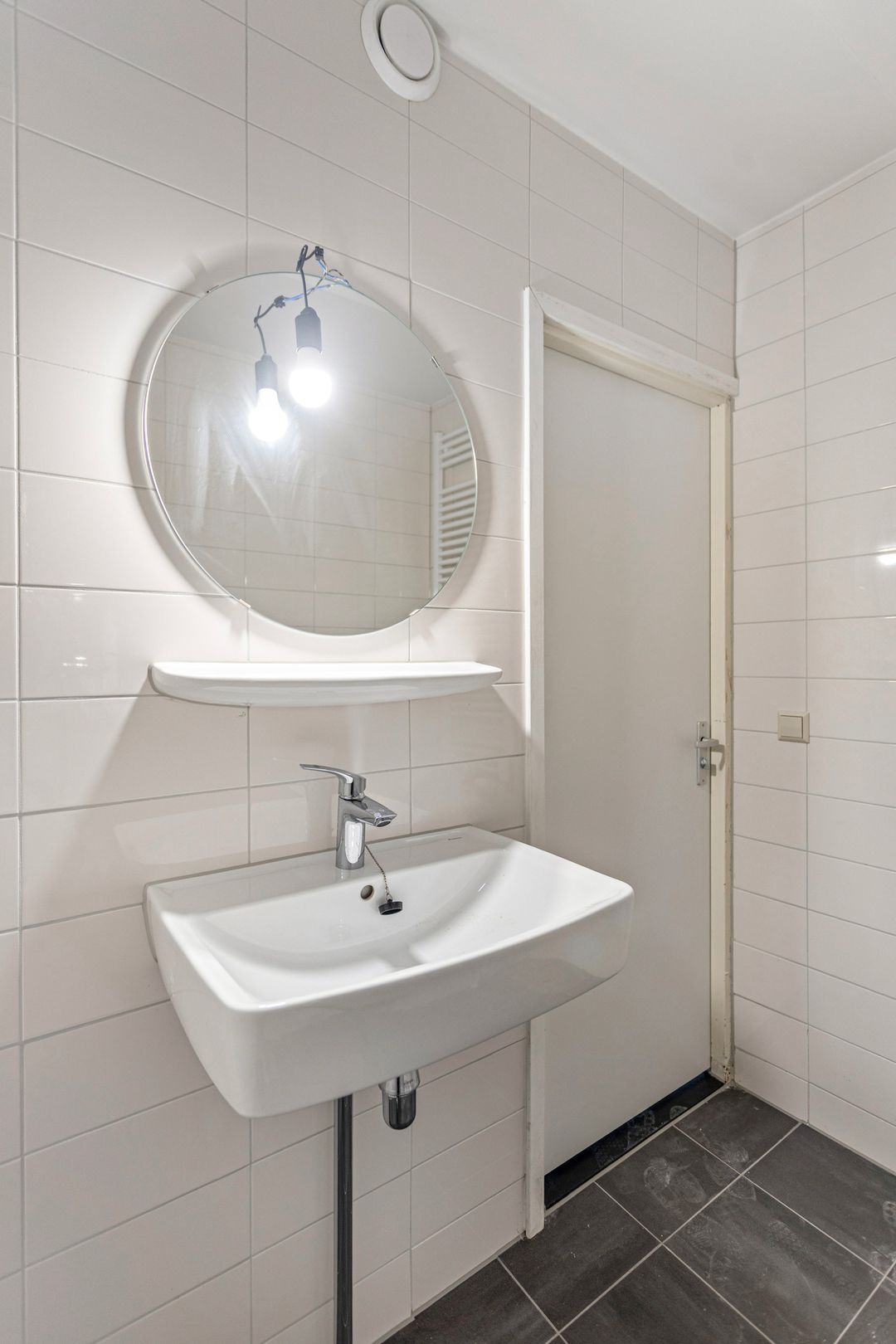 Sunny Central 3-Room Apartment with Energy Label A — 25