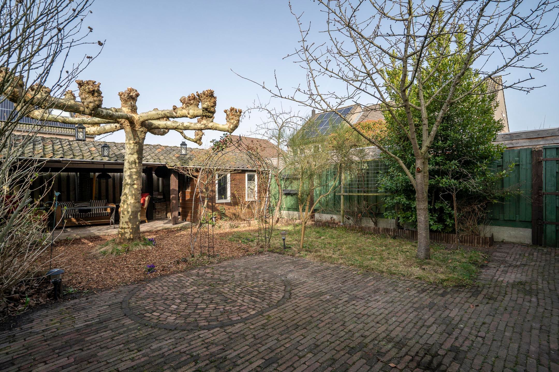Semi-detached house with 4 bedrooms, garage, and solar panels in Grubbenvorst — 45