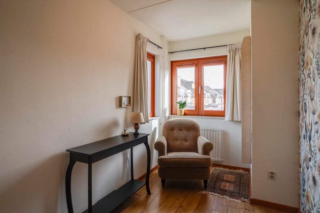 Semi-detached house with 4 bedrooms, garage, and solar panels in Grubbenvorst — 26