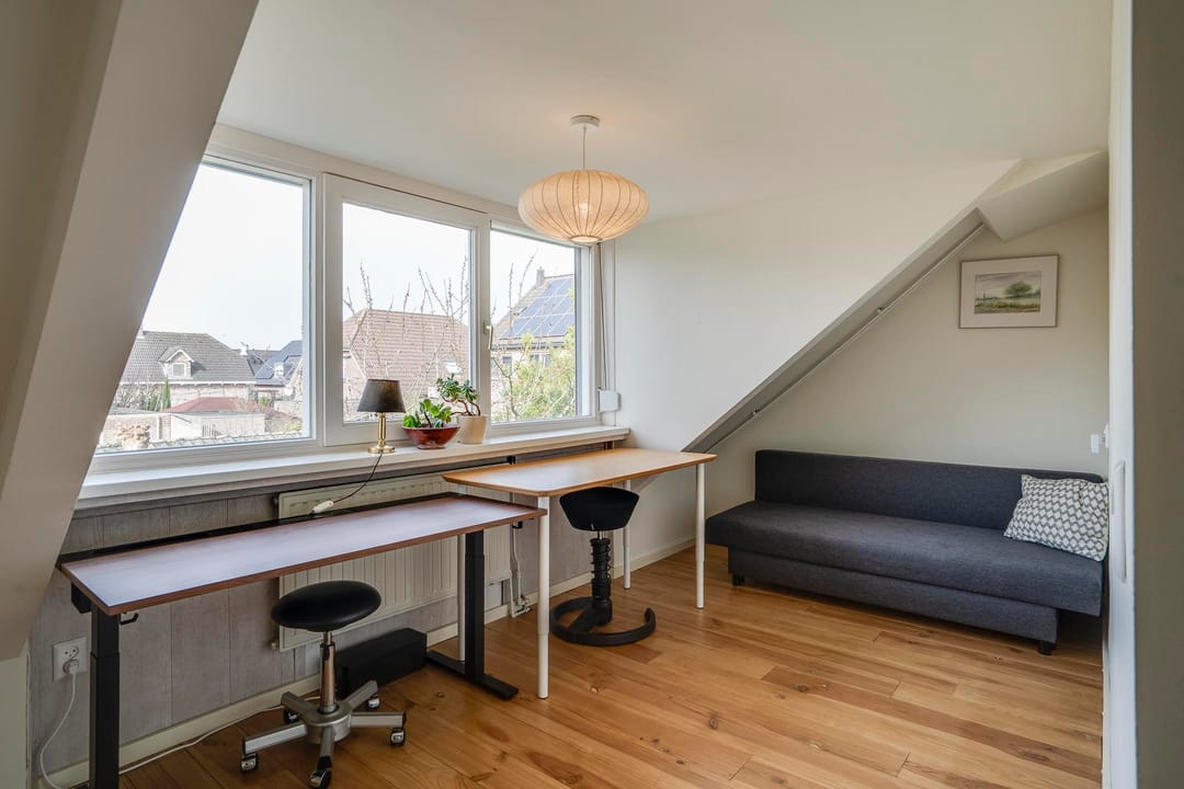 Semi-detached house with 4 bedrooms, garage, and solar panels in Grubbenvorst — 34