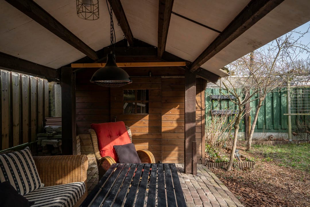 Semi-detached house with 4 bedrooms, garage, and solar panels in Grubbenvorst — 48