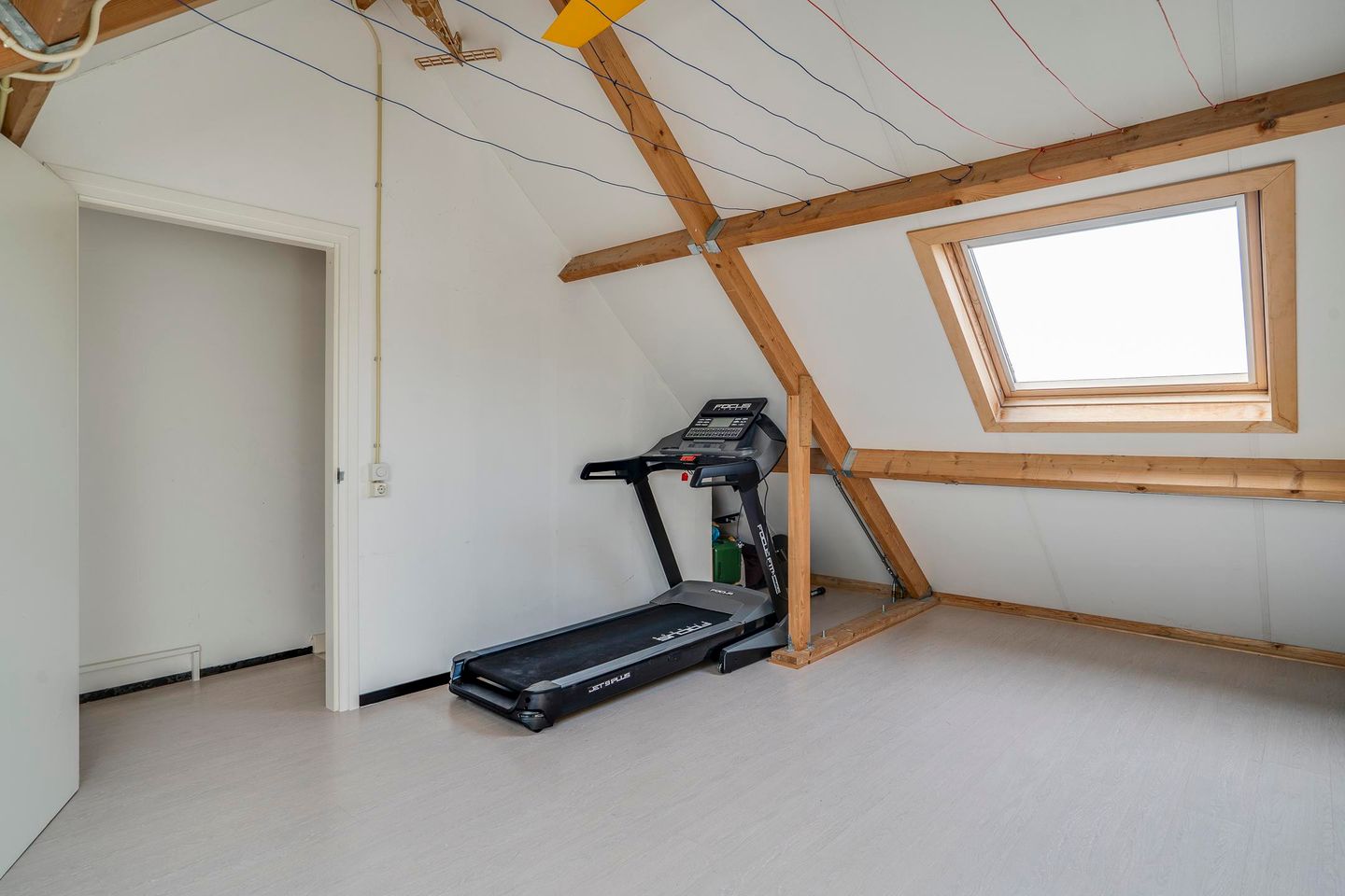 Semi-detached house with 4 bedrooms, garage, and solar panels in Grubbenvorst — 38