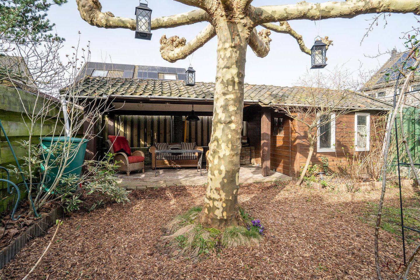 Semi-detached house with 4 bedrooms, garage, and solar panels in Grubbenvorst — 46