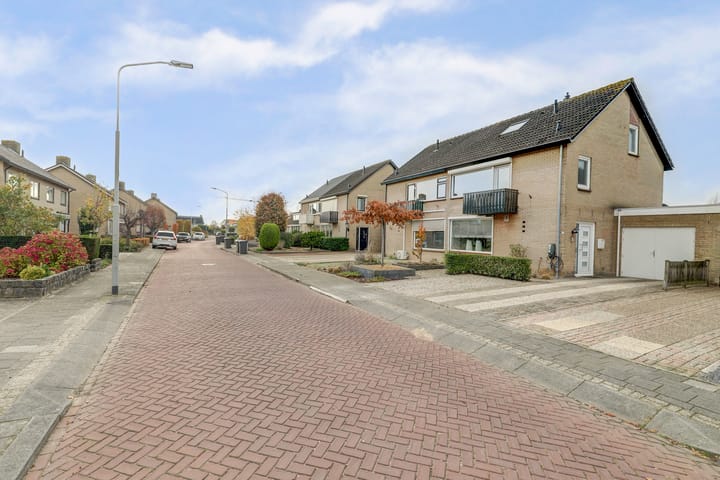 Photo 3 of Burg. Dittersstraat 31