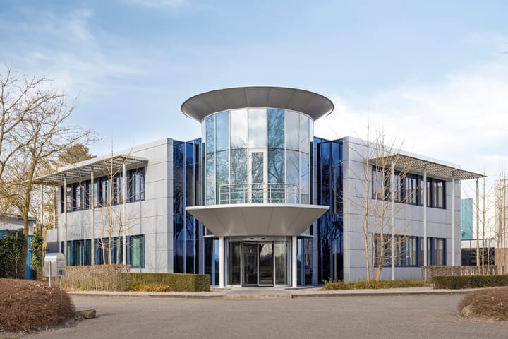 Grotestraat 12, Heesbeen