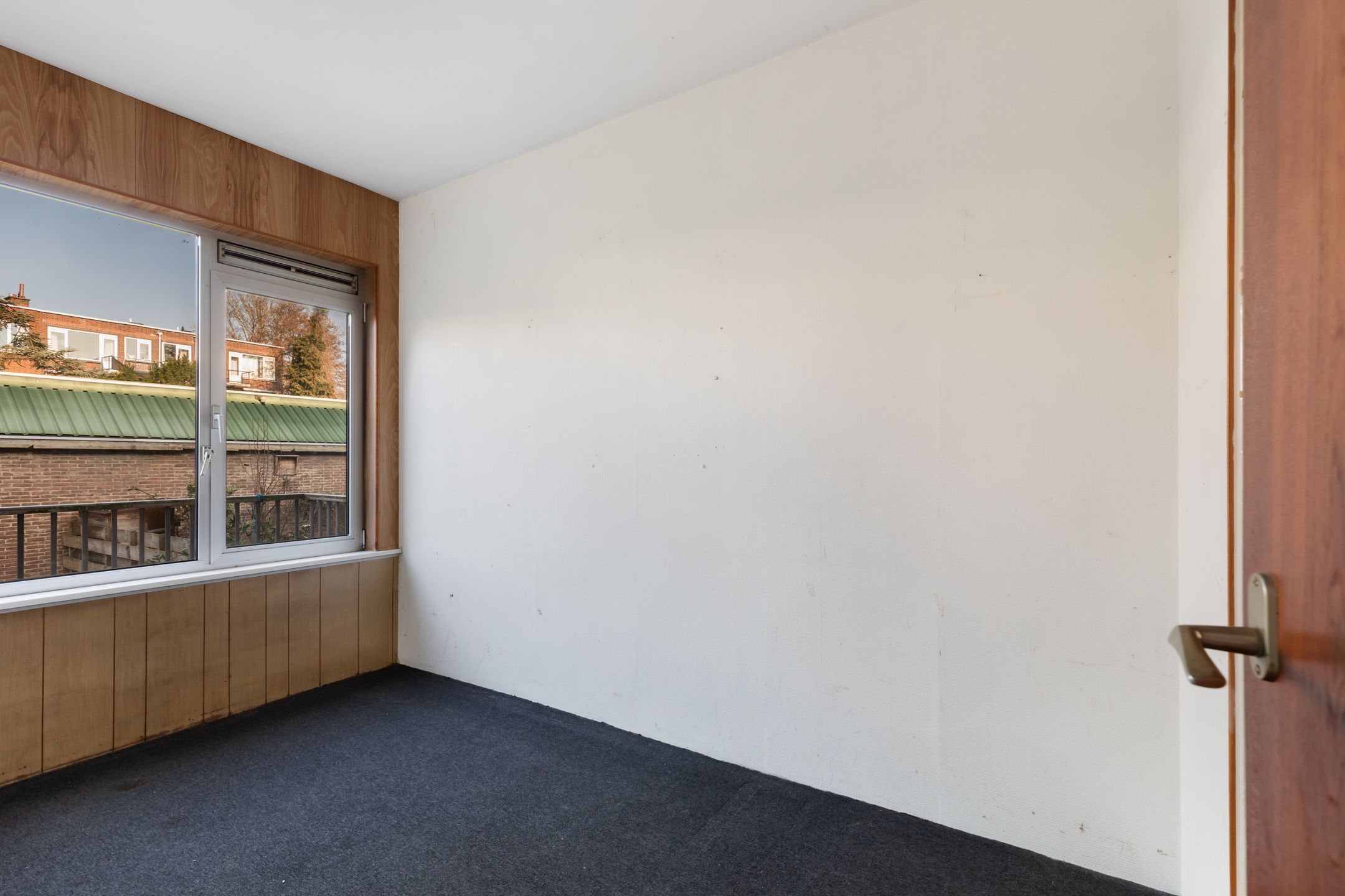 Light two-room apartment with garden in Blijdorp — 16