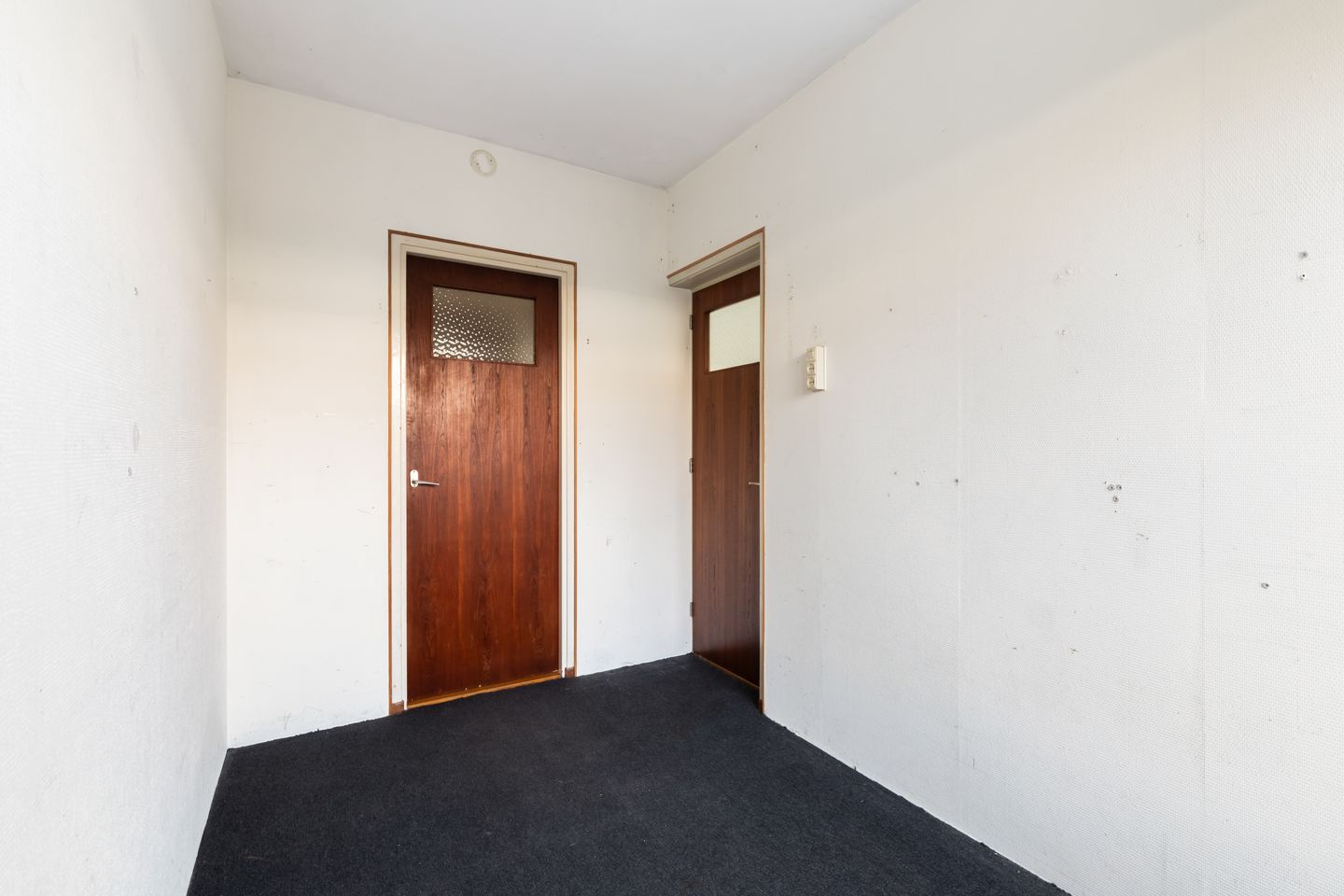 Light two-room apartment with garden in Blijdorp — 17