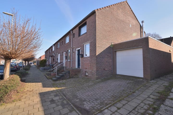 Foto 3 van Den Haagstraat 13