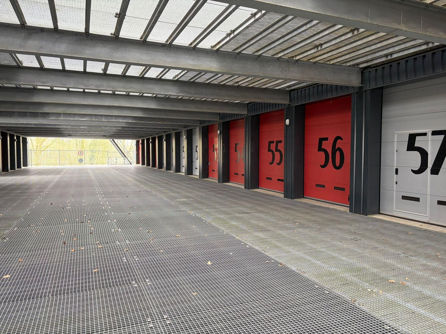 Bekijk foto 2 van Elektronweg 24