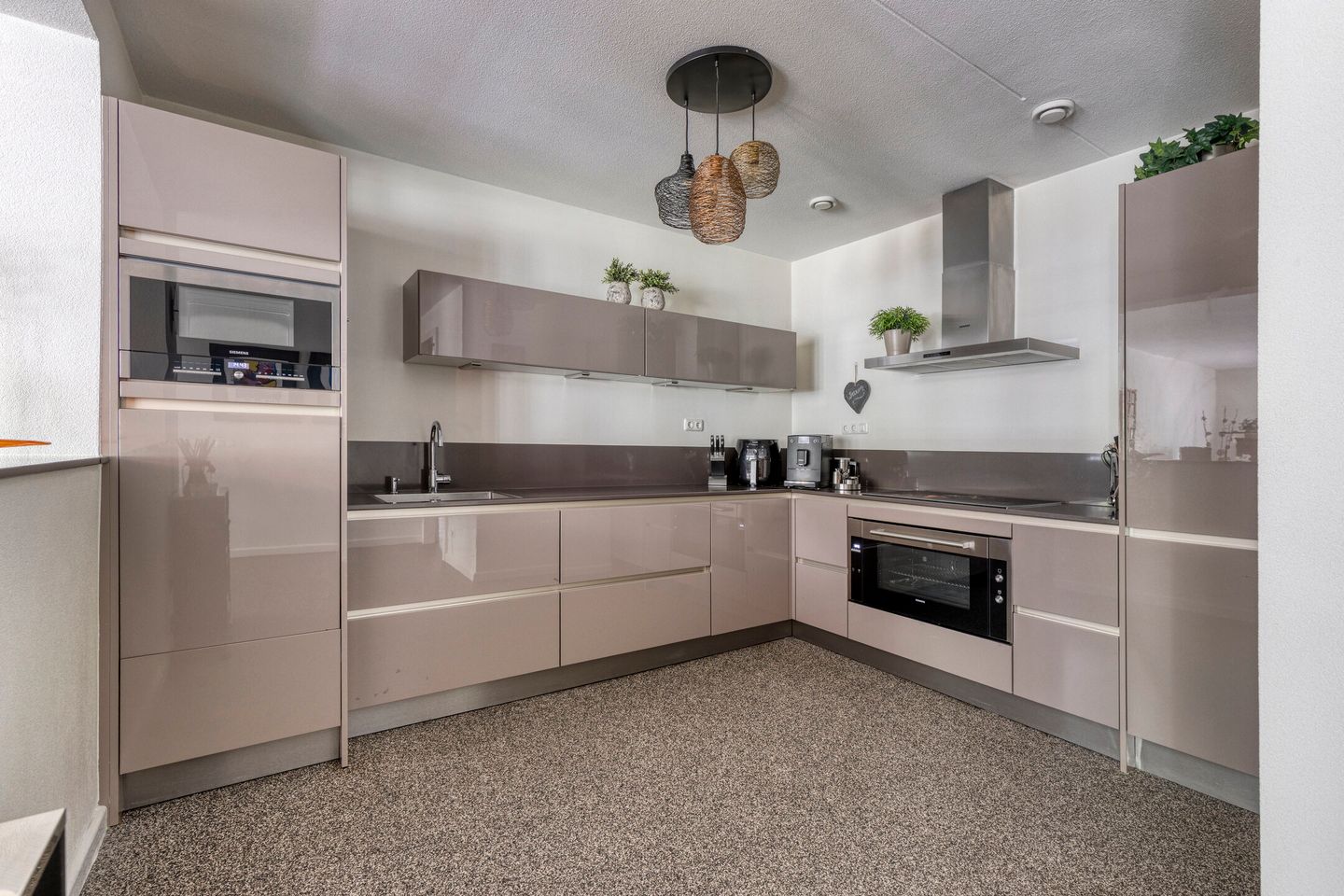 Foto 10 van Terheijdenstraat 12