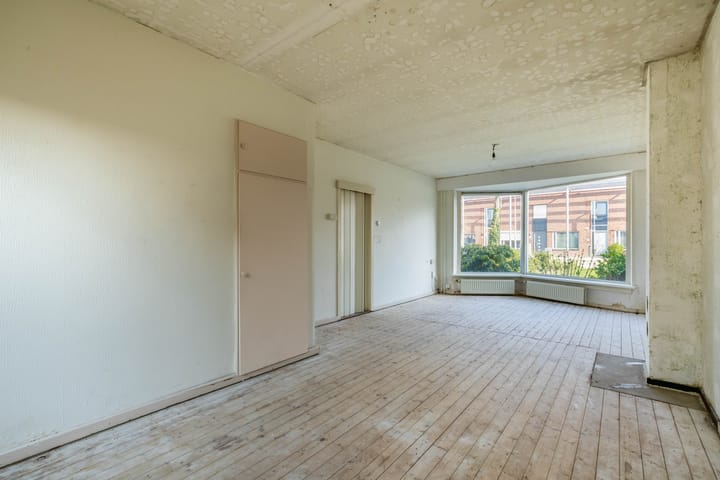 Photo 3 of van Limburg Stirumstraat 13