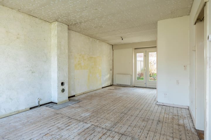 Photo 4 of van Limburg Stirumstraat 13