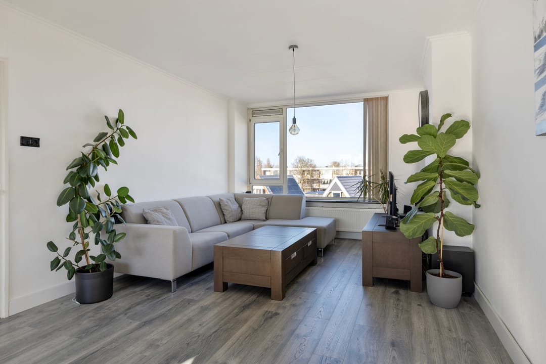 Foto 2 van Burgemeester Crezéestraat 63