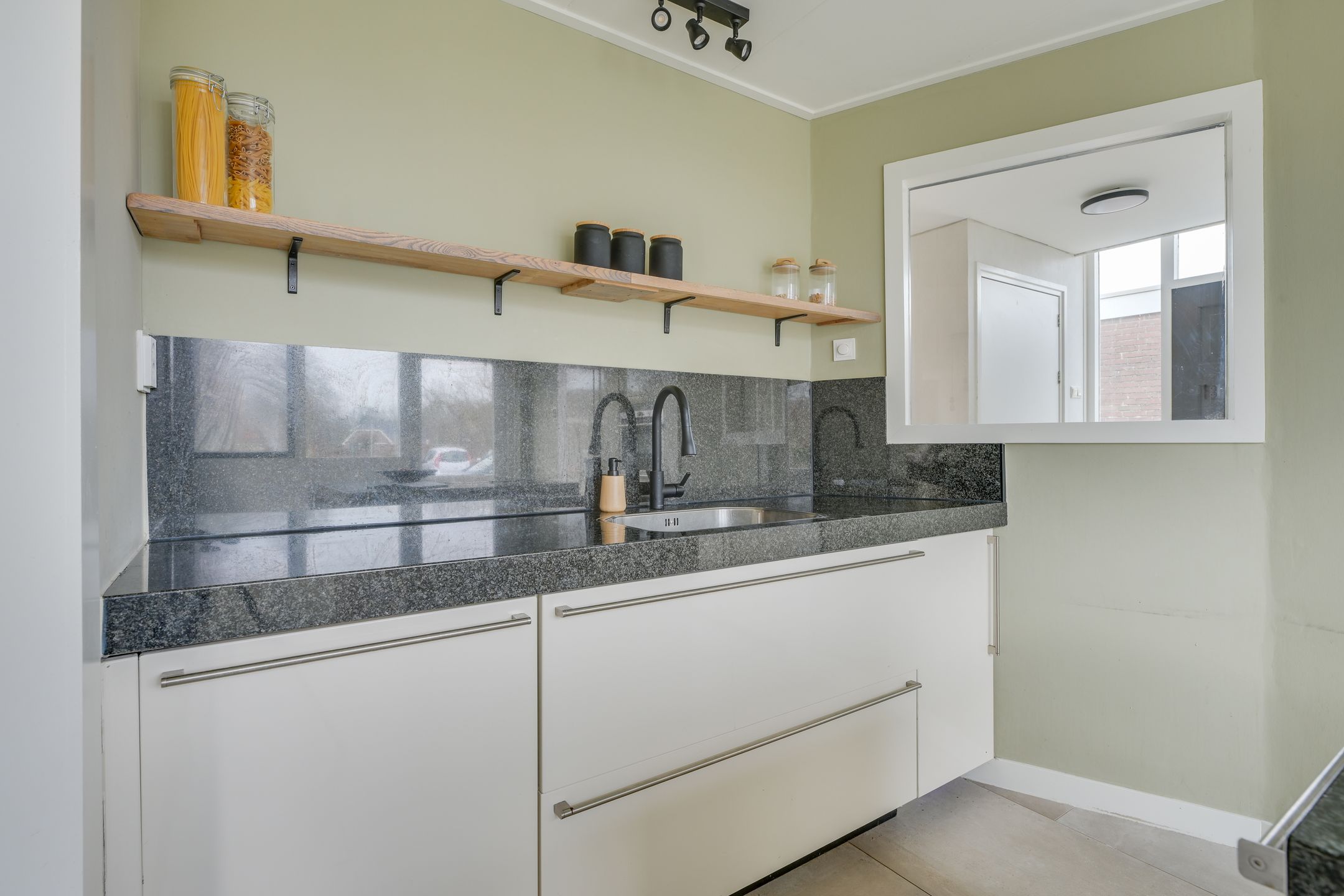 Foto 15 van Pieter Bossenstraat 1