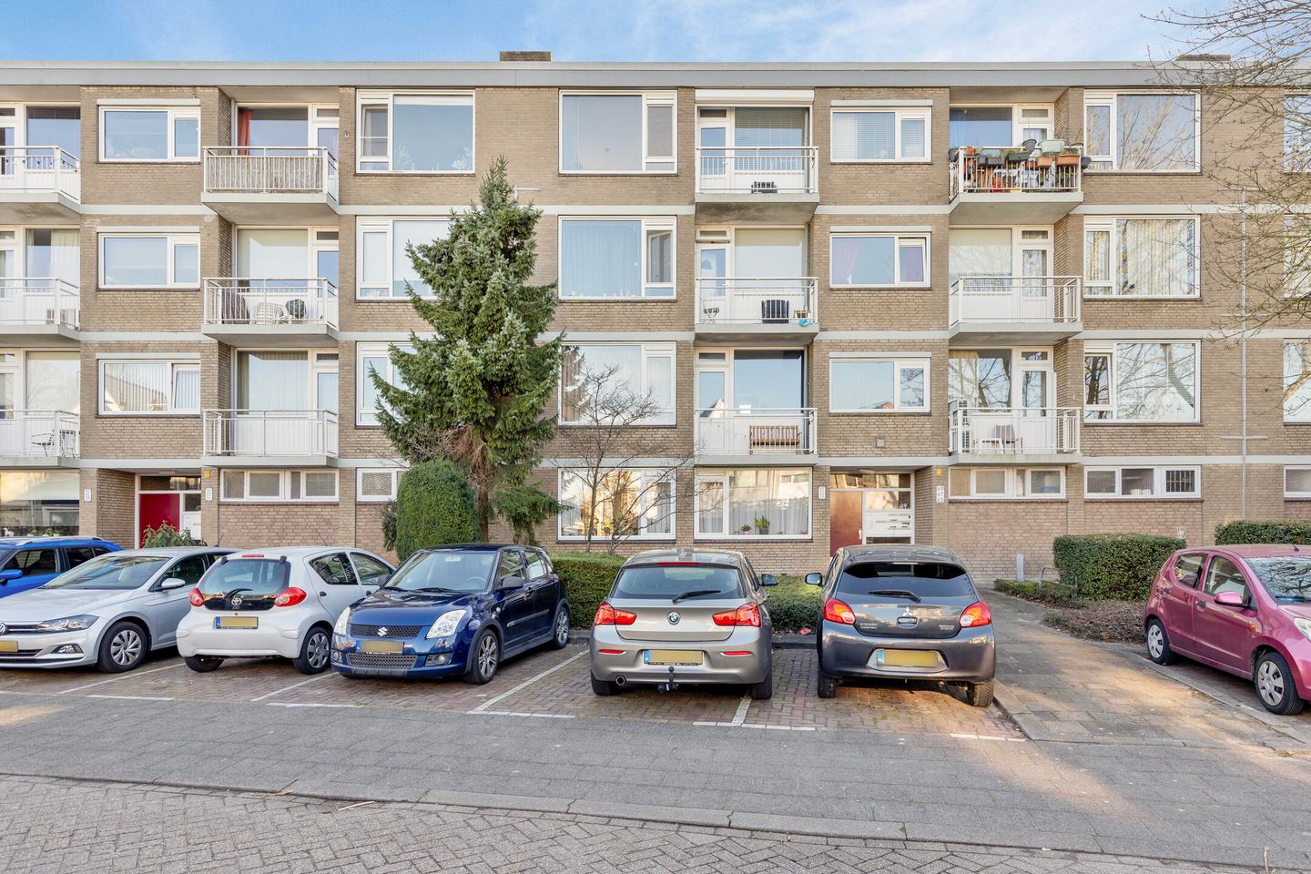 Foto 25 van Burgemeester Crezéestraat 63