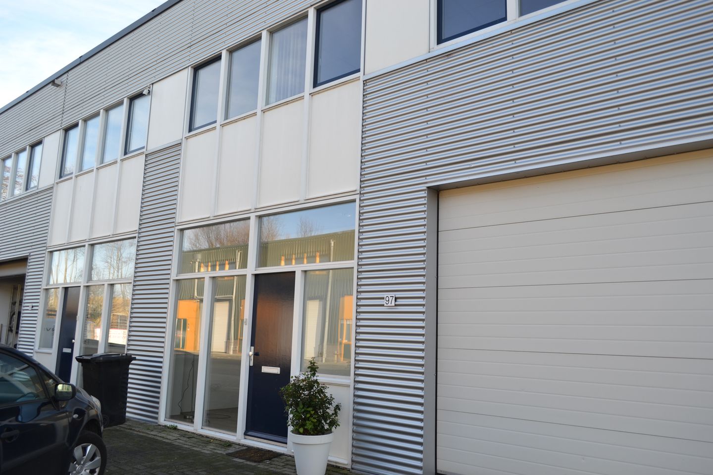 View photo 2 of Zandzuigerstraat 95-97