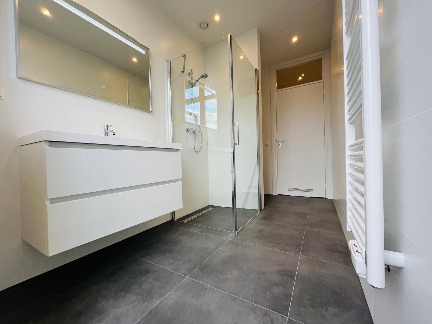 Photo 5 of Goudsbloemlaan 128