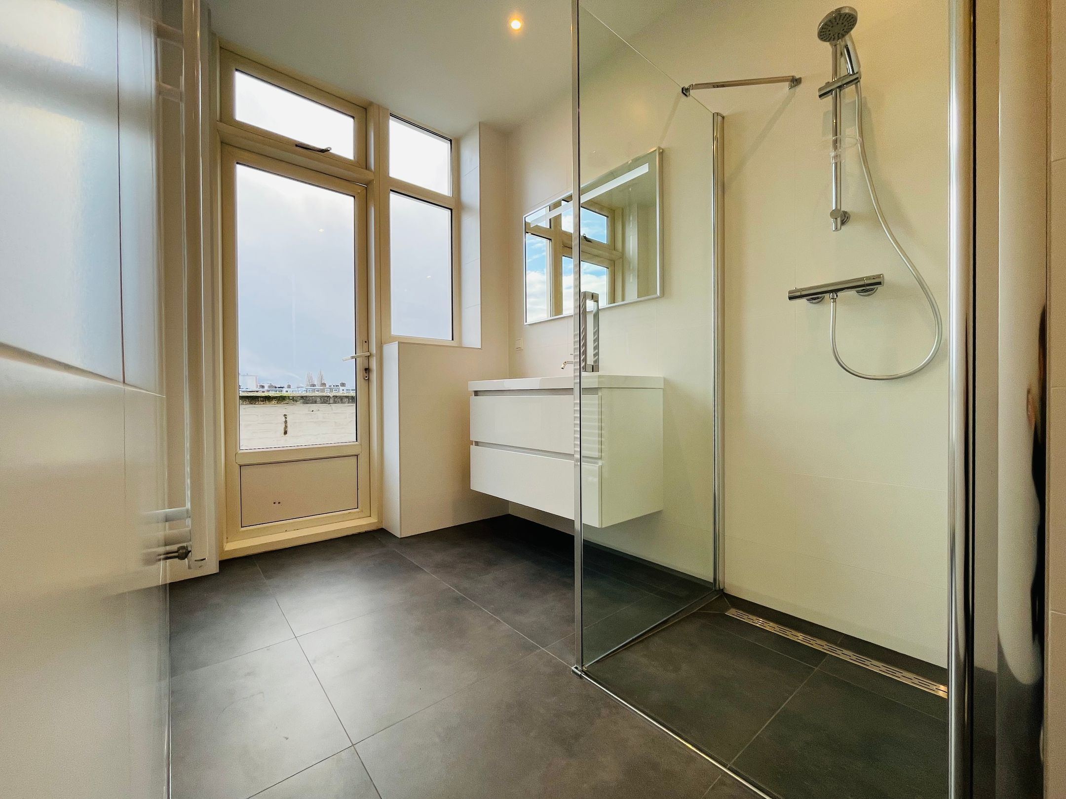 Photo 6 of Goudsbloemlaan 128