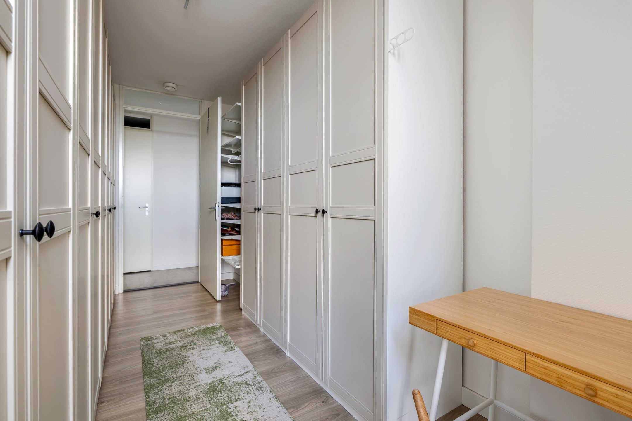 Foto 33 van Dirk Hartogstraat 295