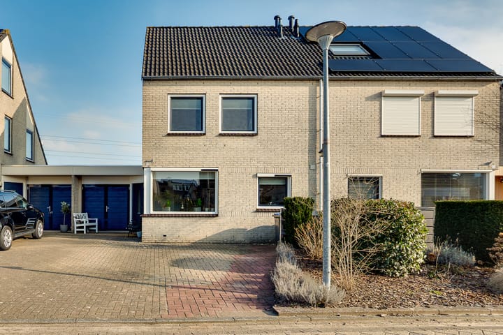 Photo 2 of Huisingehof 37