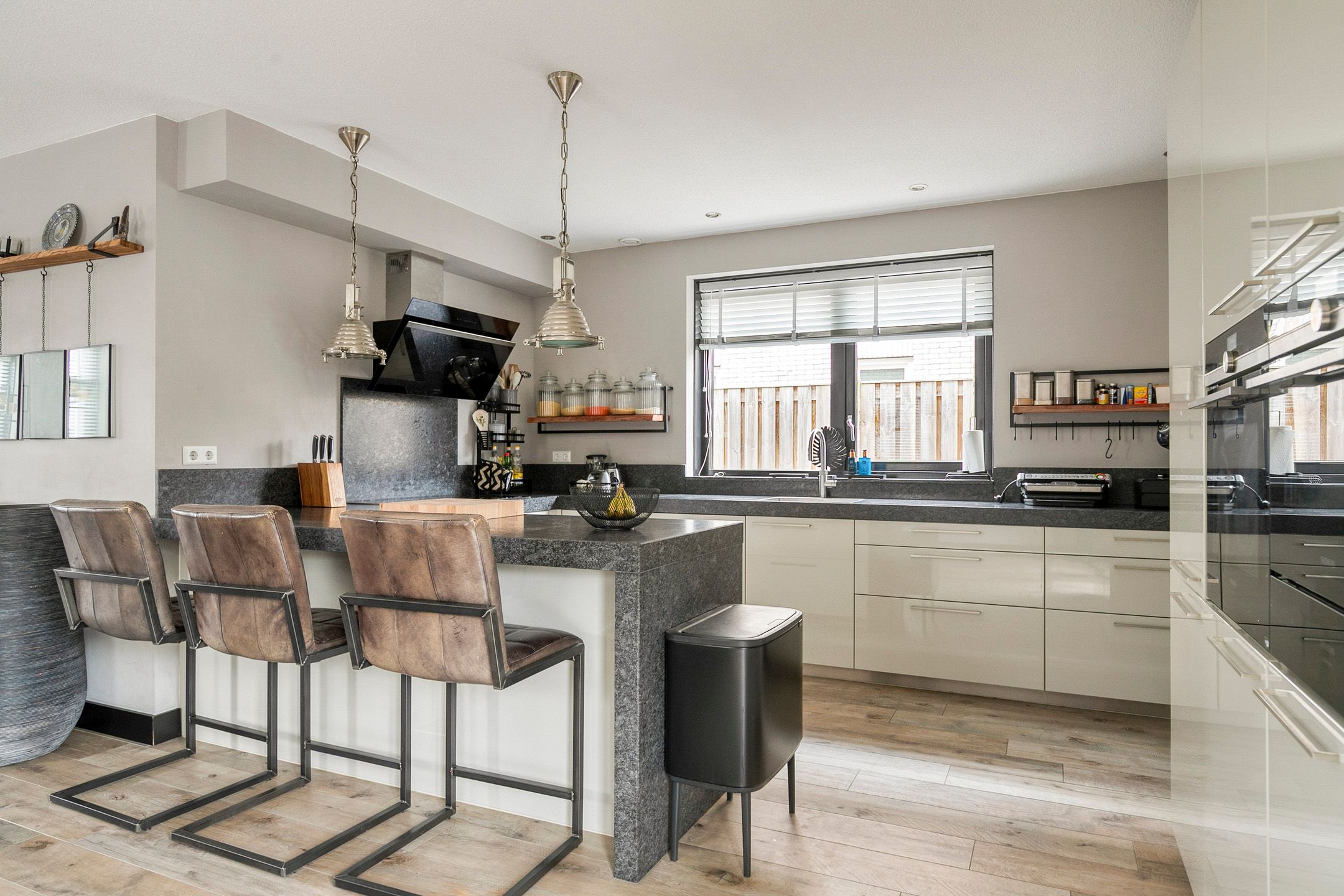 Foto 12 van Anzarstraat 7