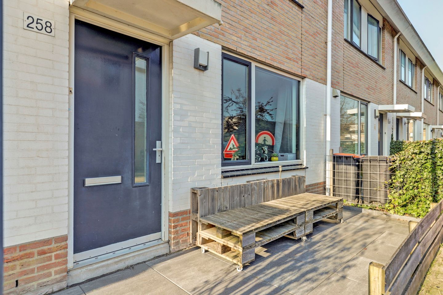 Photo 5 of Robert Stolzhof 258